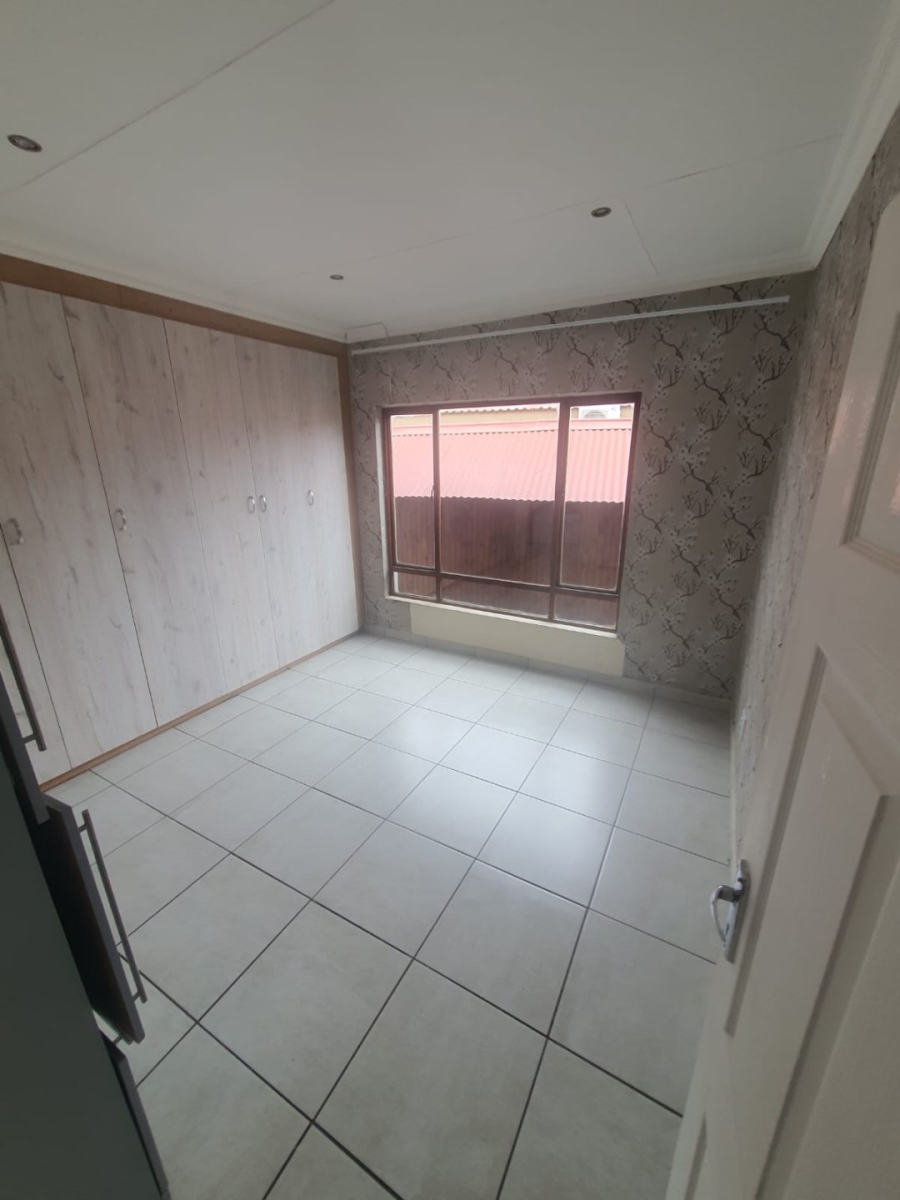 To Let 4 Bedroom Property for Rent in Reyno Ridge Mpumalanga