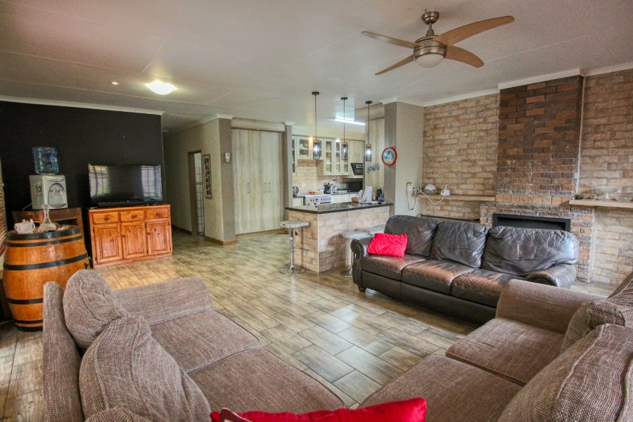 4 Bedroom Property for Sale in White River Ext 18 Mpumalanga