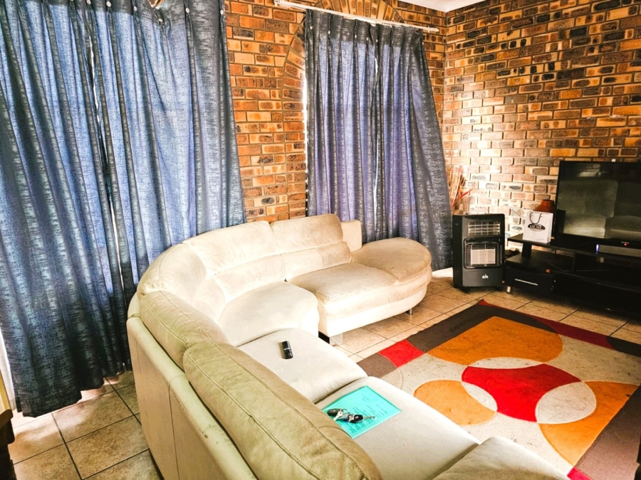 2 Bedroom Property for Sale in Trichardt Mpumalanga