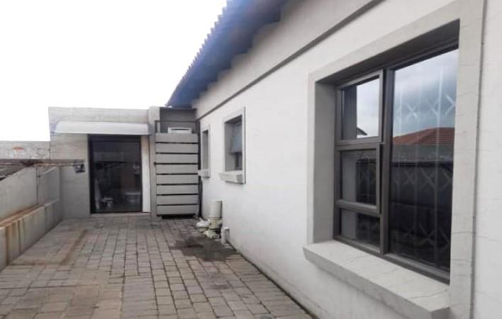 2 Bedroom Property for Sale in Terra Nova Mpumalanga