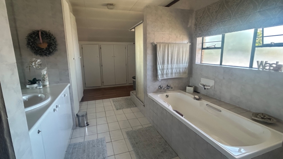 4 Bedroom Property for Sale in Middelburg South Mpumalanga