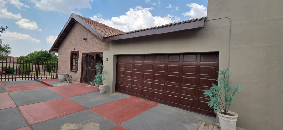 8 Bedroom Property for Sale in Stanfield Hill Mpumalanga
