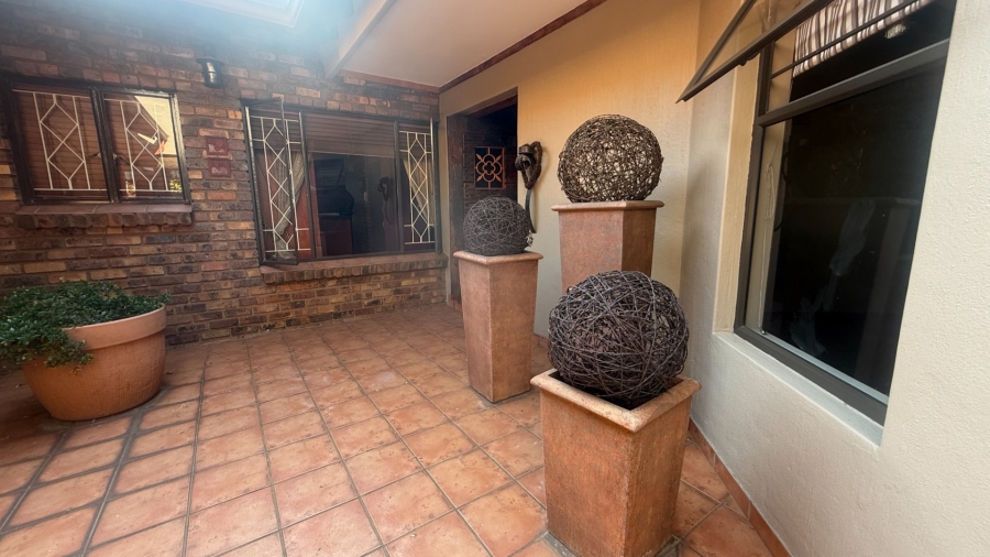 5 Bedroom Property for Sale in Aerorand Mpumalanga