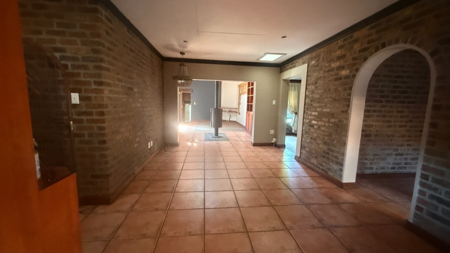 5 Bedroom Property for Sale in Aerorand Mpumalanga