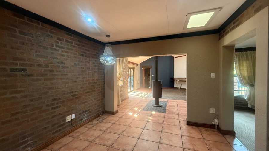 5 Bedroom Property for Sale in Aerorand Mpumalanga