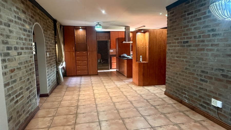 5 Bedroom Property for Sale in Aerorand Mpumalanga