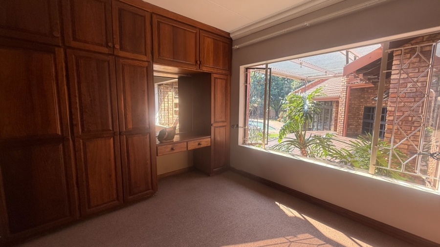 5 Bedroom Property for Sale in Aerorand Mpumalanga