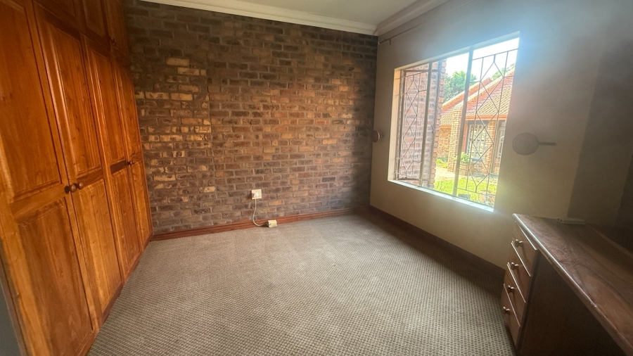 5 Bedroom Property for Sale in Aerorand Mpumalanga