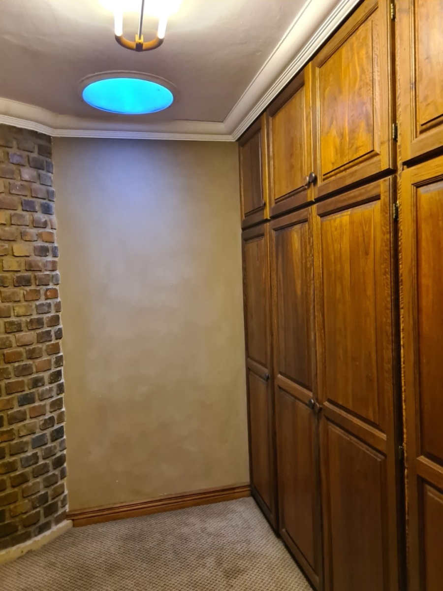 5 Bedroom Property for Sale in Aerorand Mpumalanga