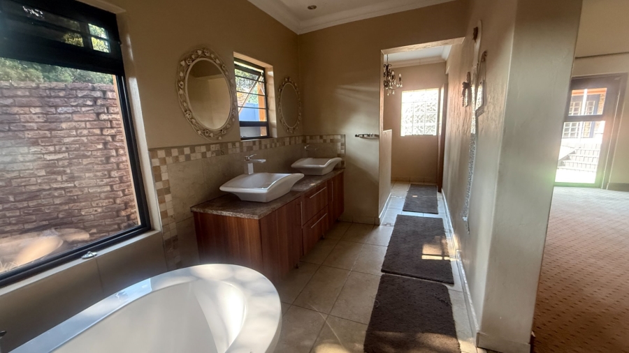 5 Bedroom Property for Sale in Aerorand Mpumalanga