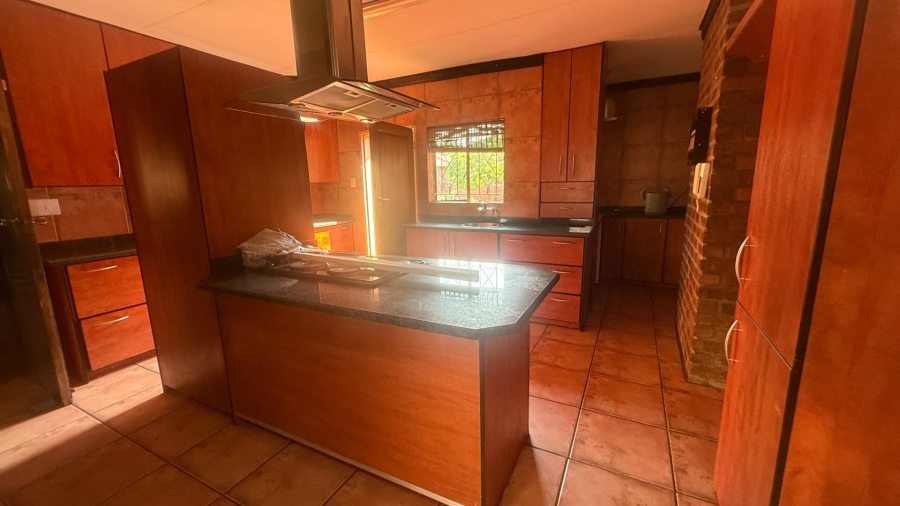 5 Bedroom Property for Sale in Aerorand Mpumalanga