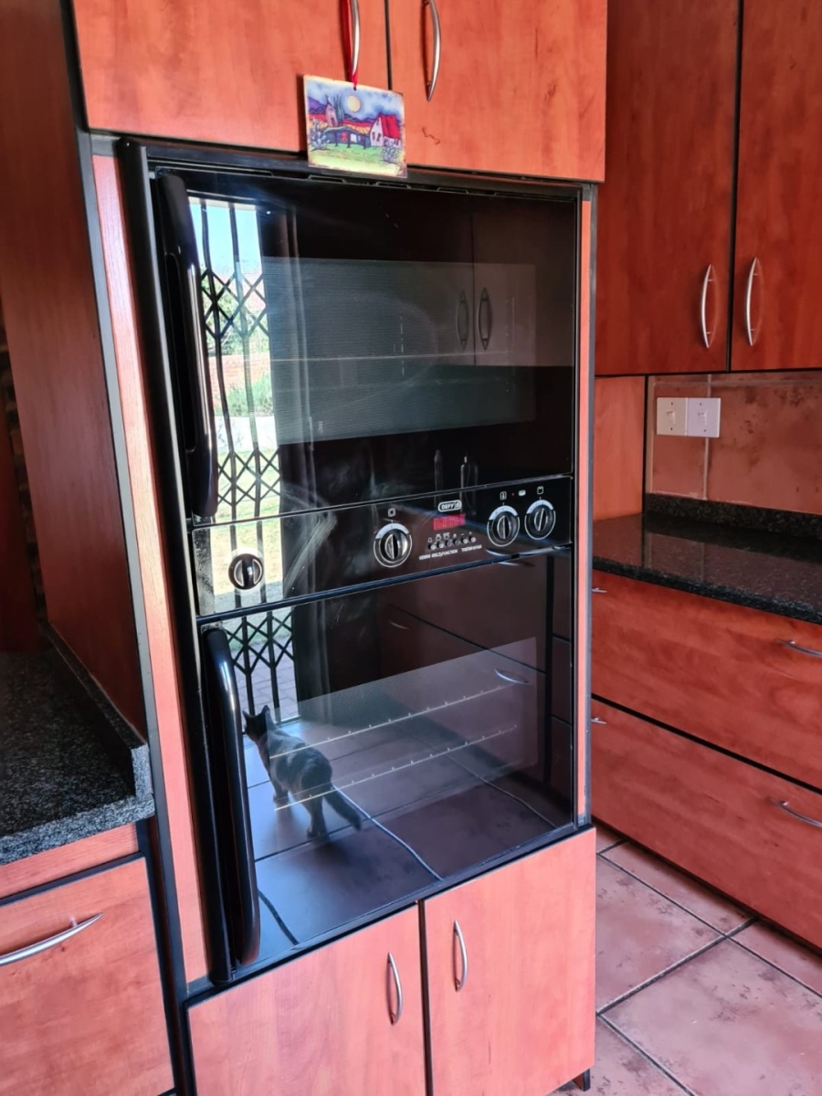 5 Bedroom Property for Sale in Aerorand Mpumalanga