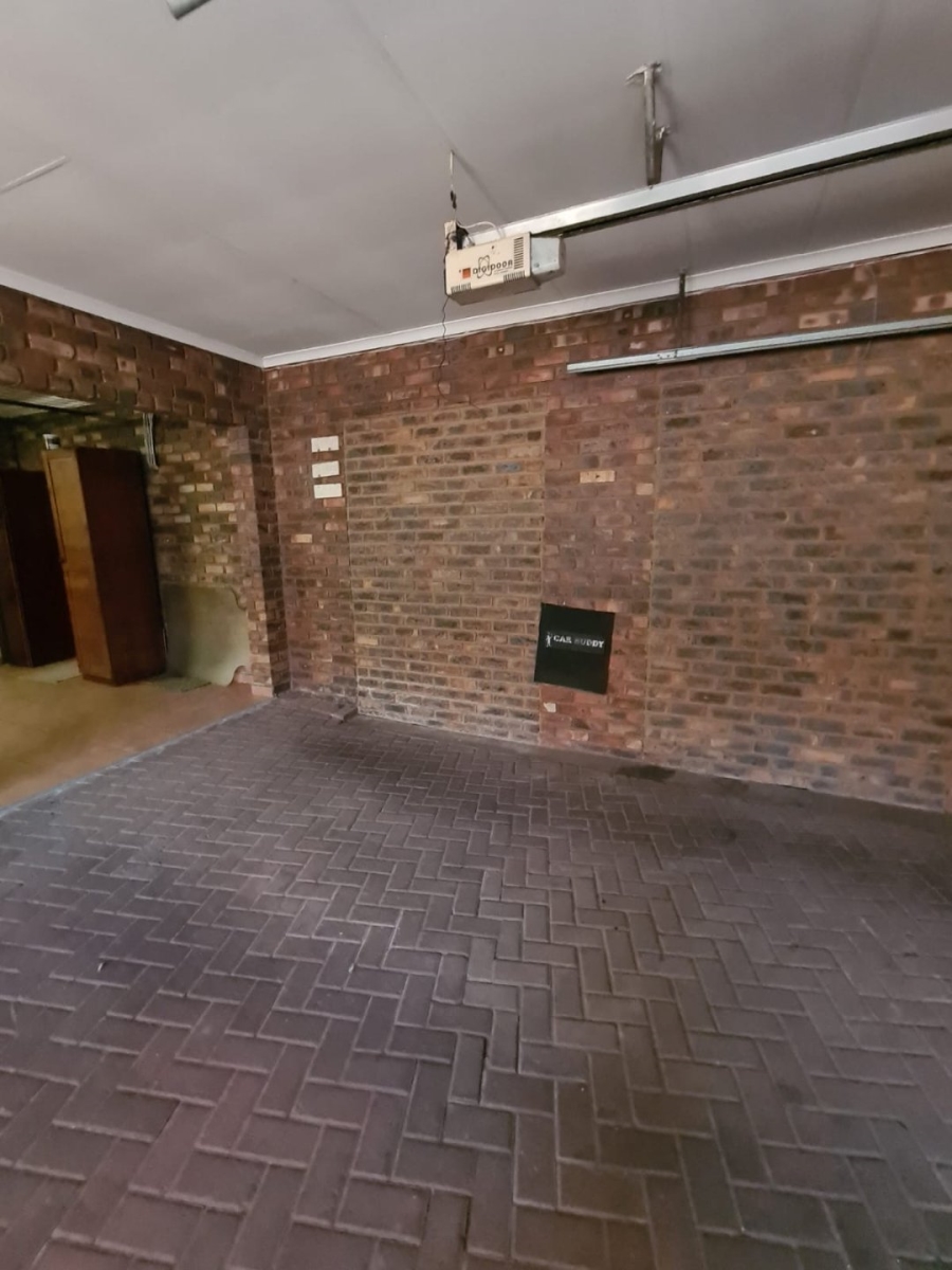 5 Bedroom Property for Sale in Aerorand Mpumalanga