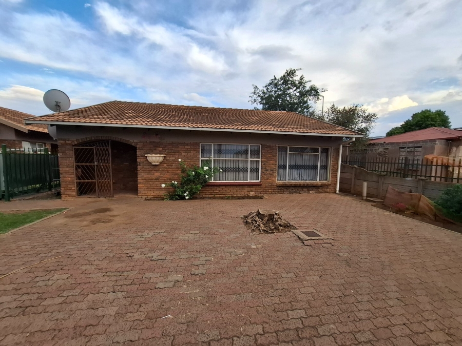 To Let 3 Bedroom Property for Rent in Lydenburg Mpumalanga