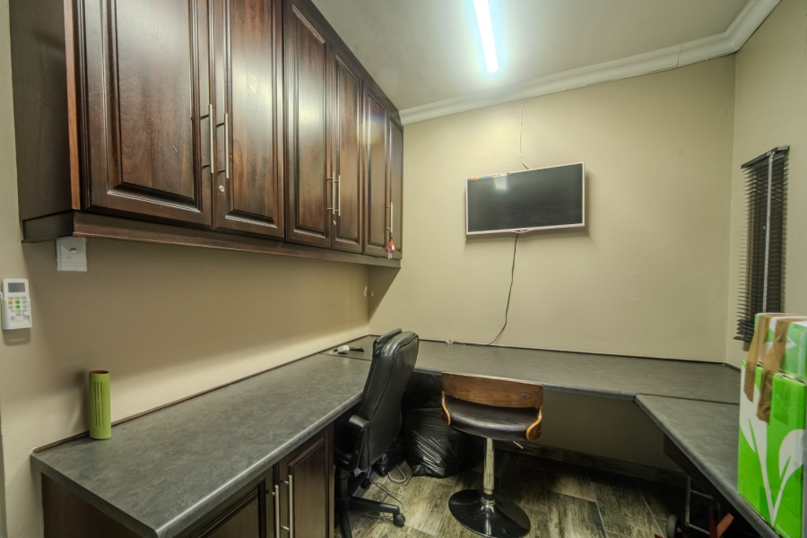 5 Bedroom Property for Sale in Meyerville Mpumalanga