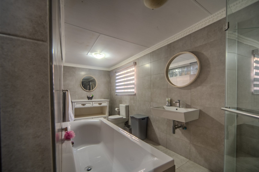 5 Bedroom Property for Sale in Meyerville Mpumalanga