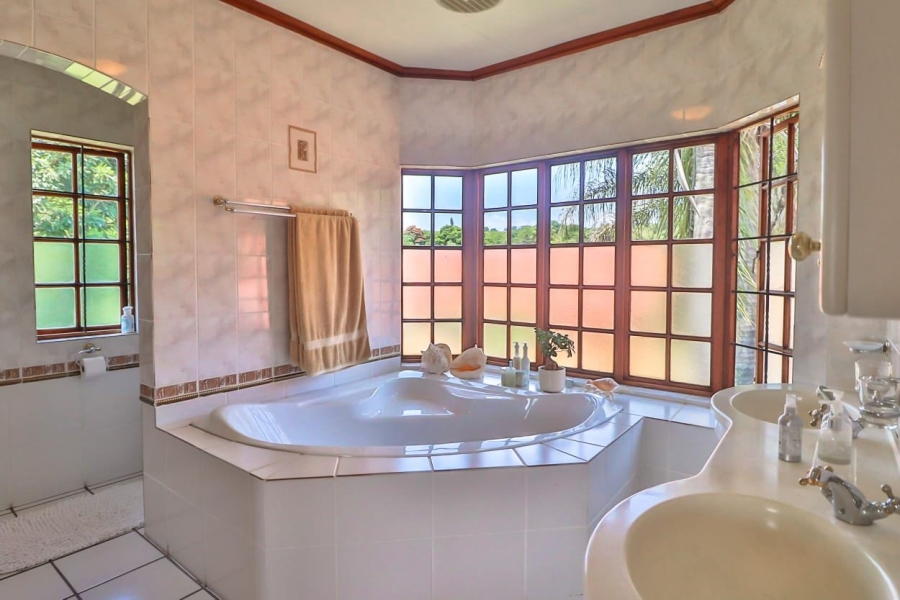 8 Bedroom Property for Sale in White River AH Mpumalanga