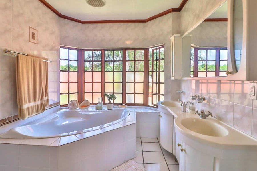 8 Bedroom Property for Sale in White River AH Mpumalanga