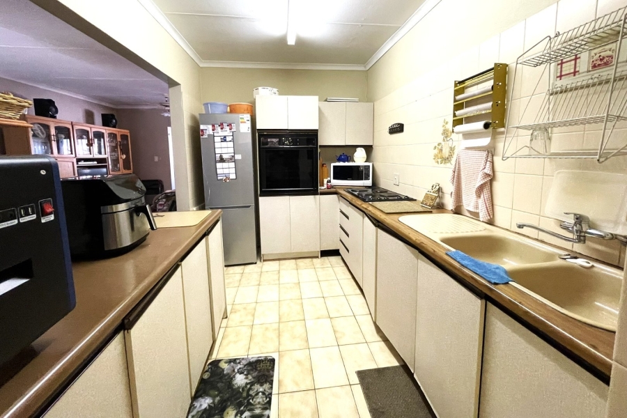 2 Bedroom Property for Sale in West Acres Ext 15 Mpumalanga