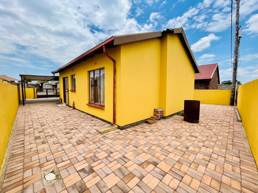 To Let 3 Bedroom Property for Rent in Hlalamandi Mpumalanga