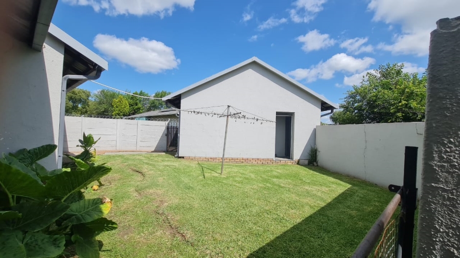 3 Bedroom Property for Sale in Cosmosrand Mpumalanga