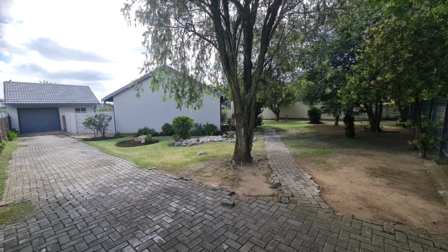 3 Bedroom Property for Sale in Cosmosrand Mpumalanga