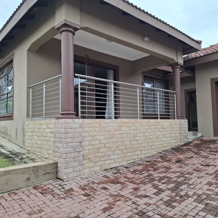 4 Bedroom Property for Sale in Stonehenge Ext 1 Mpumalanga