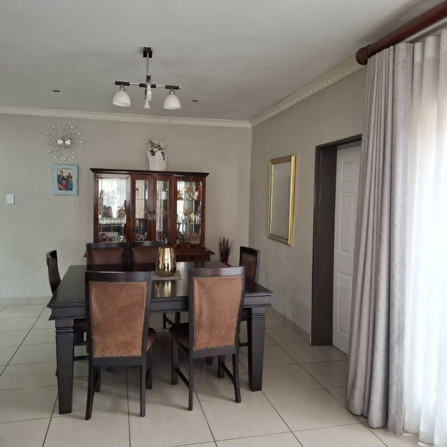 4 Bedroom Property for Sale in Stonehenge Ext 1 Mpumalanga