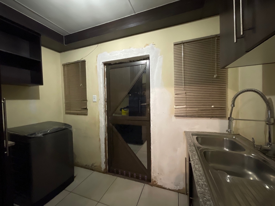 To Let 1 Bedroom Property for Rent in Aerorand Mpumalanga