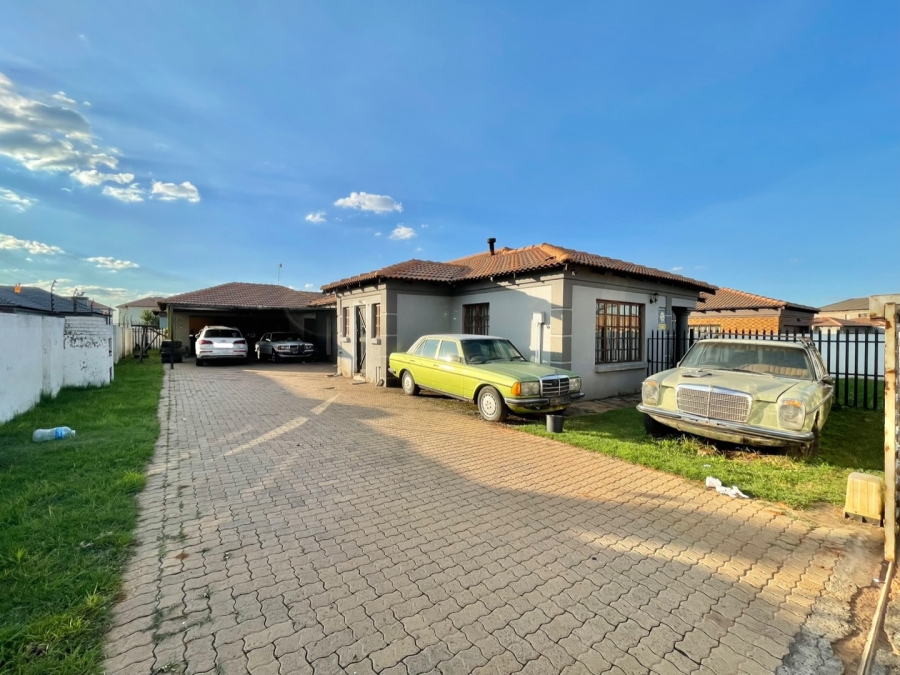 To Let 1 Bedroom Property for Rent in Aerorand Mpumalanga