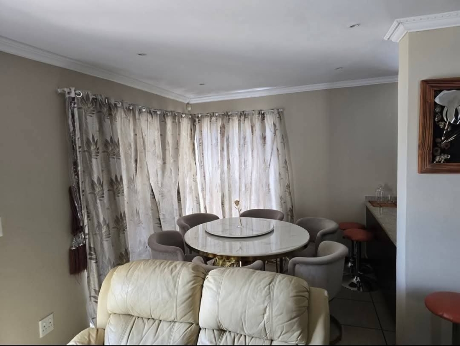 To Let 4 Bedroom Property for Rent in Nelspruit Ext 37 Mpumalanga
