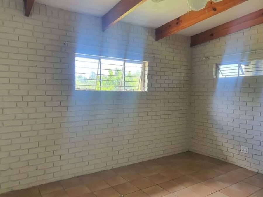 To Let commercial Property for Rent in White River Estates Mpumalanga