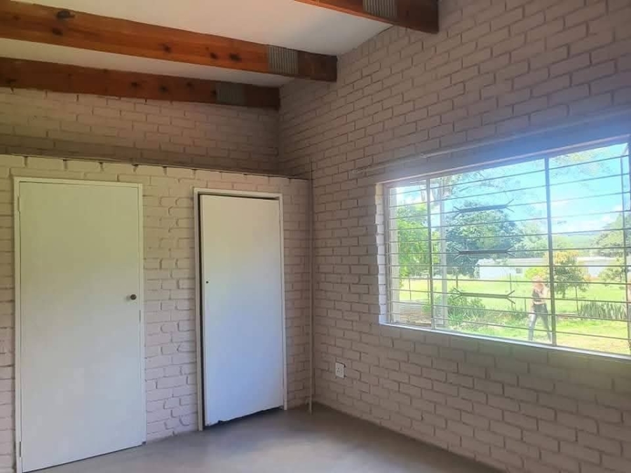To Let commercial Property for Rent in White River Estates Mpumalanga
