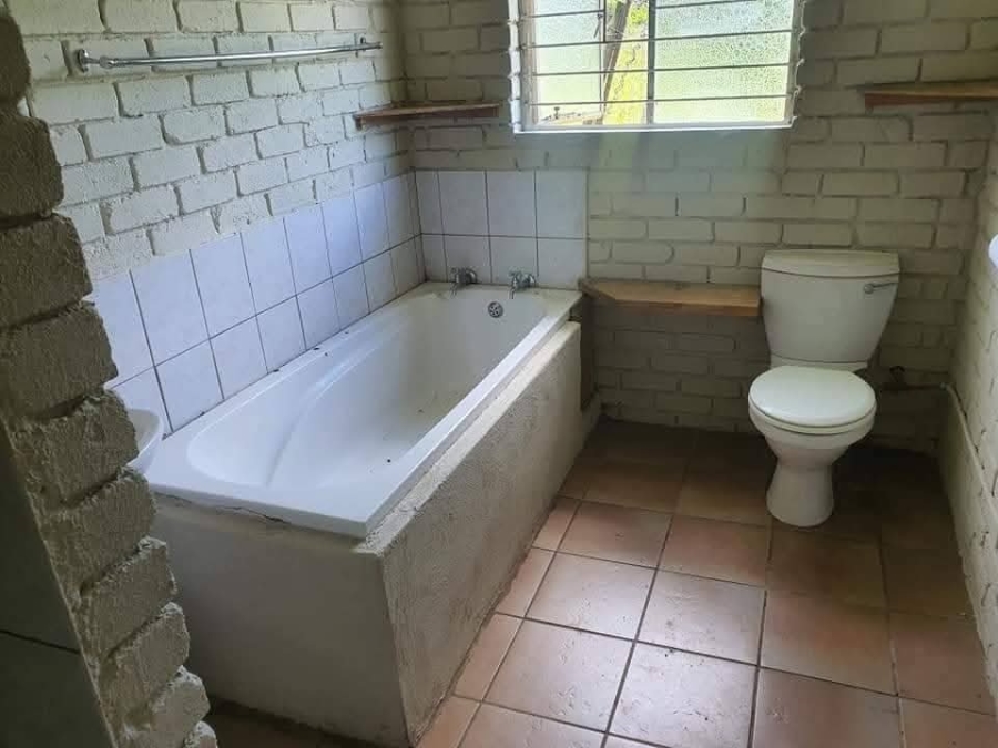 To Let commercial Property for Rent in White River Estates Mpumalanga