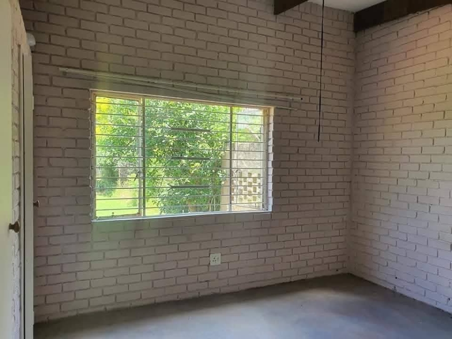 To Let commercial Property for Rent in White River Estates Mpumalanga
