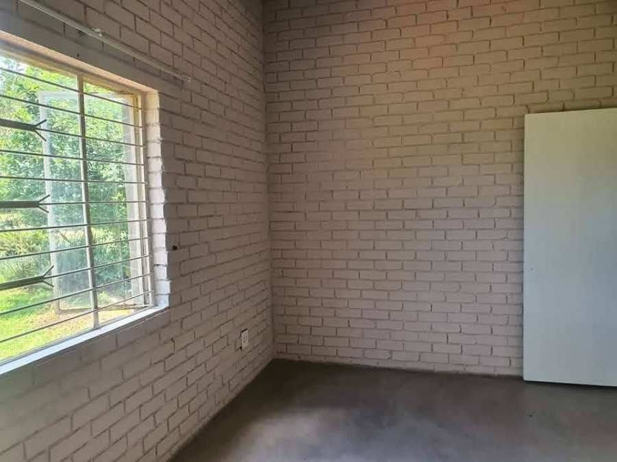To Let commercial Property for Rent in White River Estates Mpumalanga