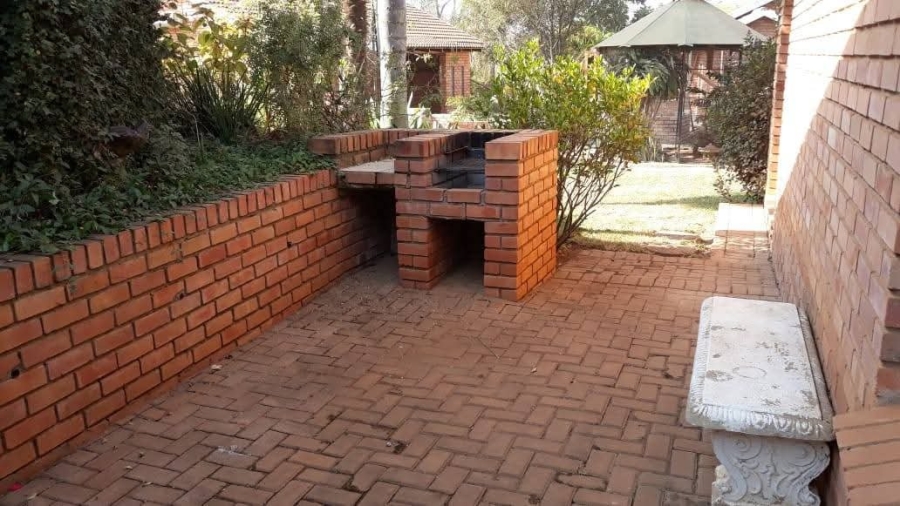 To Let commercial Property for Rent in White River Estates Mpumalanga