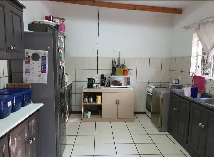 To Let commercial Property for Rent in White River Estates Mpumalanga