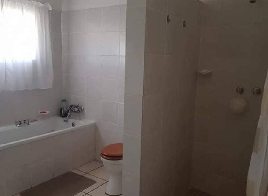To Let commercial Property for Rent in White River Estates Mpumalanga