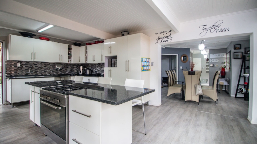 4 Bedroom Property for Sale in Kingsview Ext 1 Mpumalanga