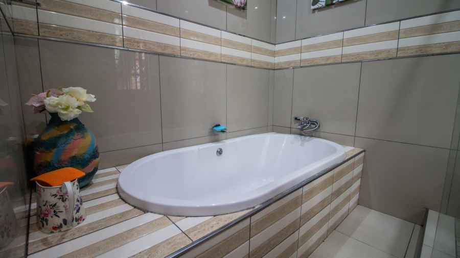 4 Bedroom Property for Sale in Kingsview Ext 1 Mpumalanga