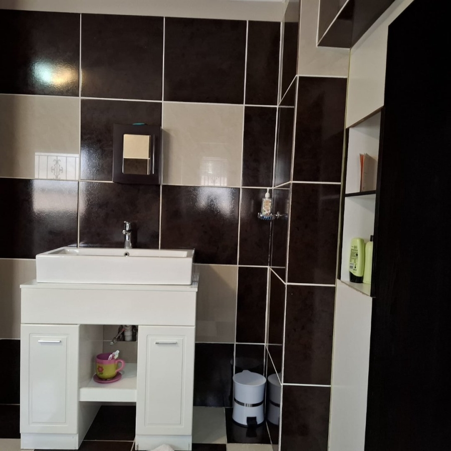 To Let 4 Bedroom Property for Rent in Stonehenge Ext 1 Mpumalanga
