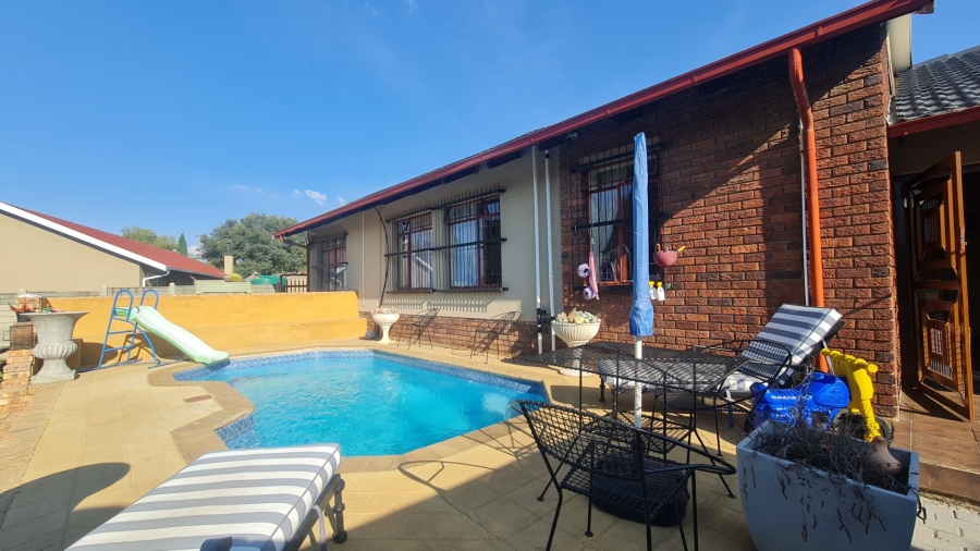 3 Bedroom Property for Sale in Suidheuwel Mpumalanga