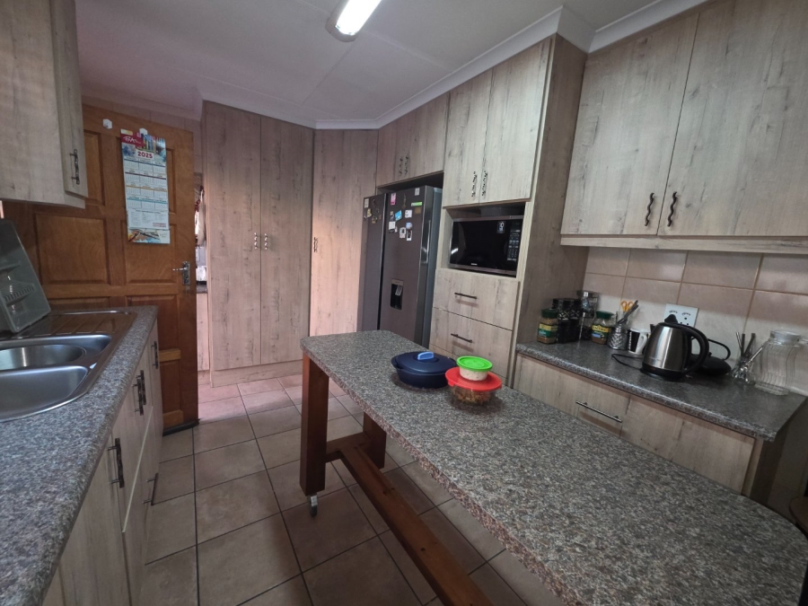 3 Bedroom Property for Sale in Cosmosrand Mpumalanga