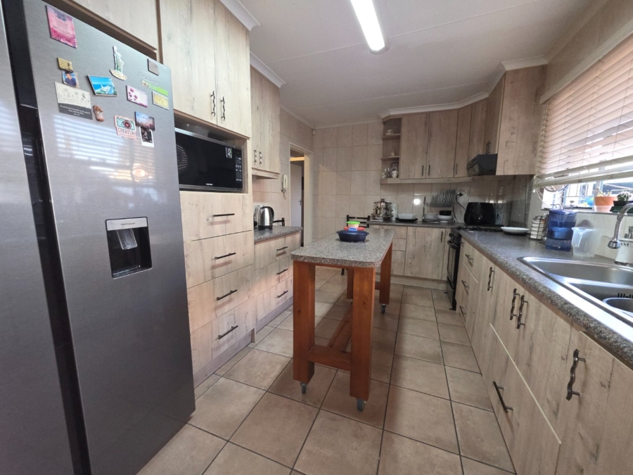 3 Bedroom Property for Sale in Cosmosrand Mpumalanga