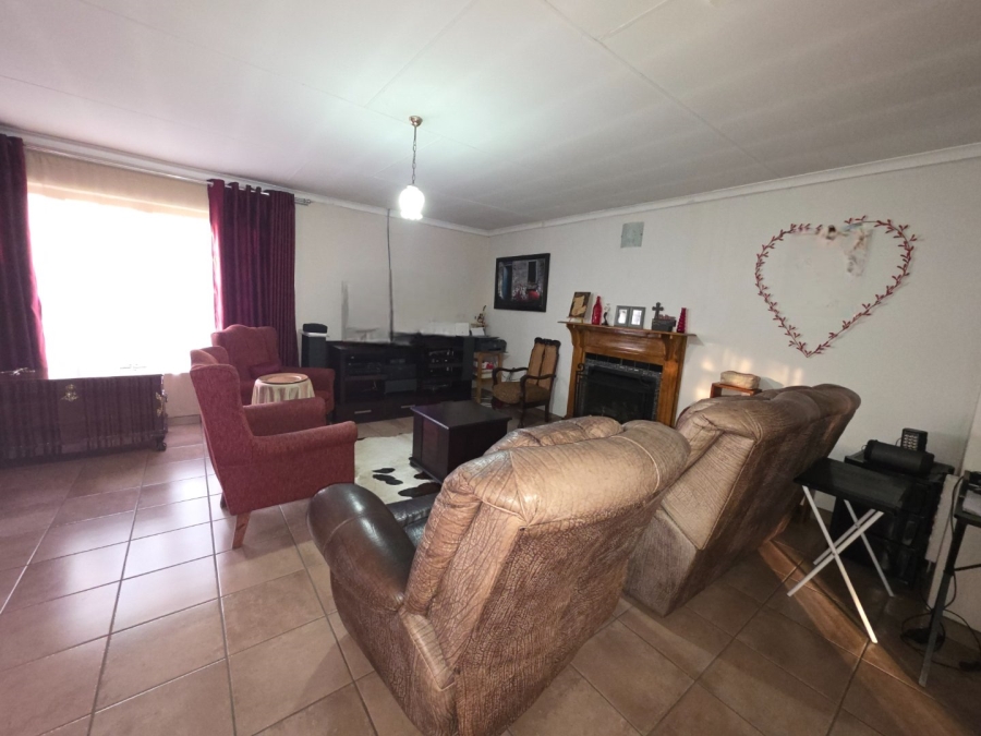 3 Bedroom Property for Sale in Cosmosrand Mpumalanga