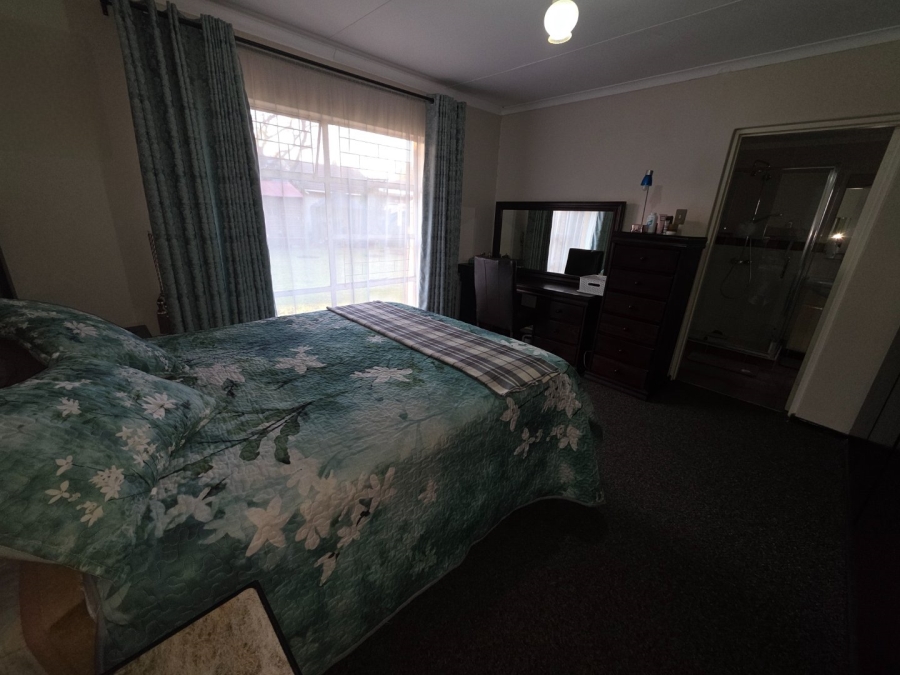 3 Bedroom Property for Sale in Cosmosrand Mpumalanga