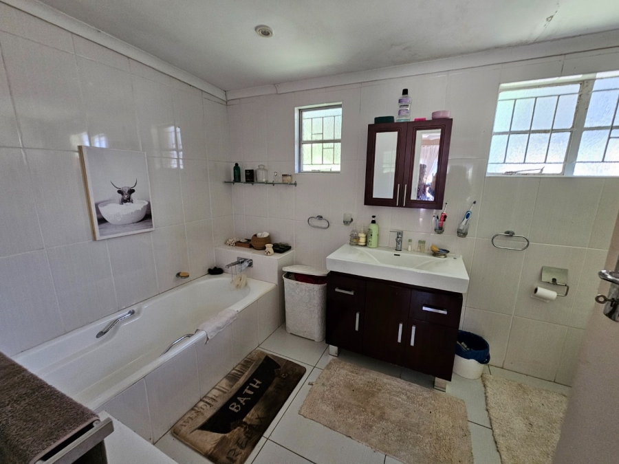To Let 3 Bedroom Property for Rent in White River Rural Mpumalanga
