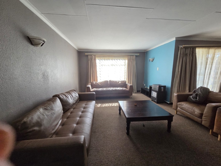 4 Bedroom Property for Sale in Kosmos Park Mpumalanga