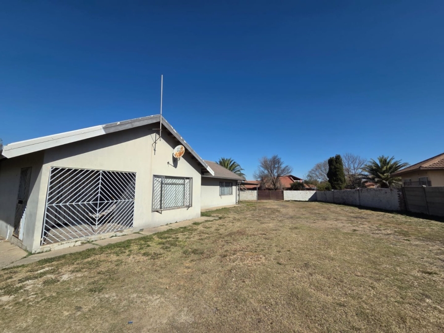 4 Bedroom Property for Sale in Kosmos Park Mpumalanga